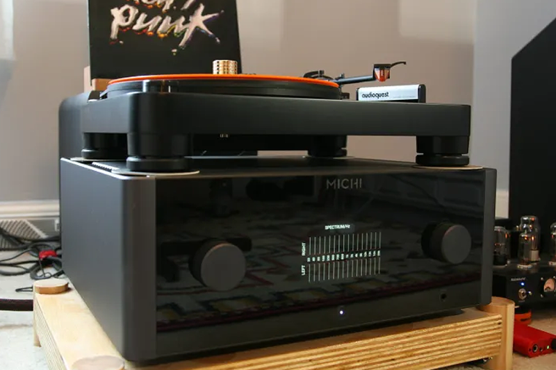 Michi X5 Integrated Amp Review - HiFi Chicken